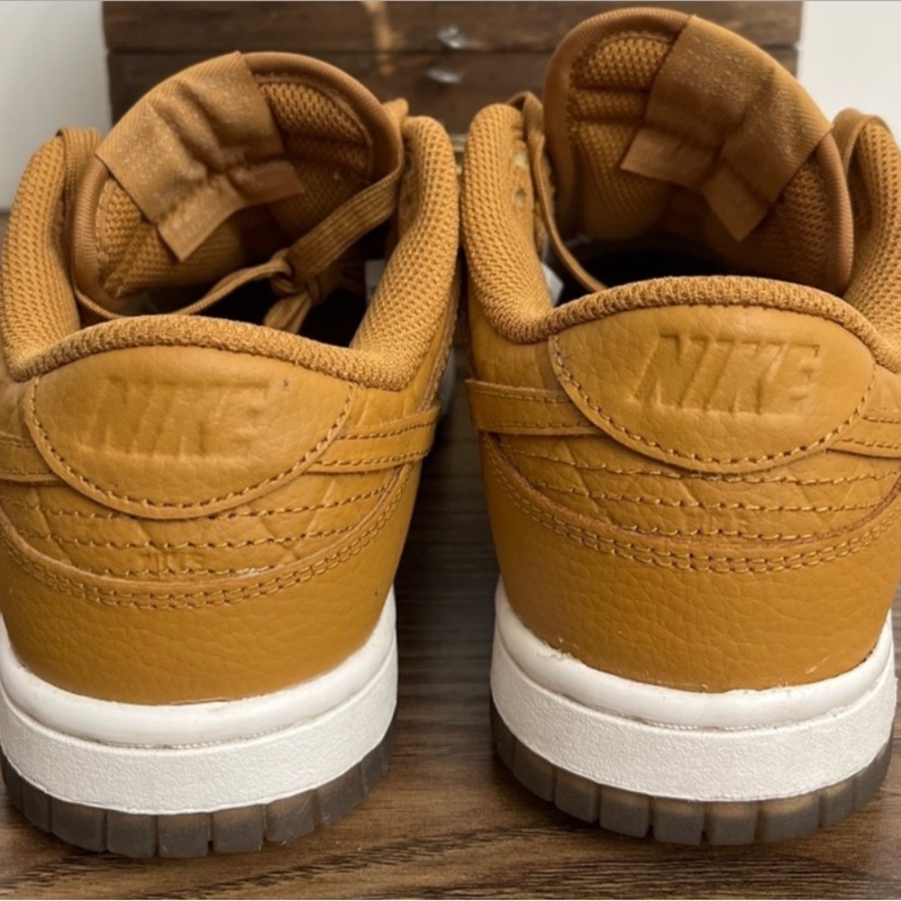 Nike Dunk Low 'Quilted Wheat' - Picture 3 of 6